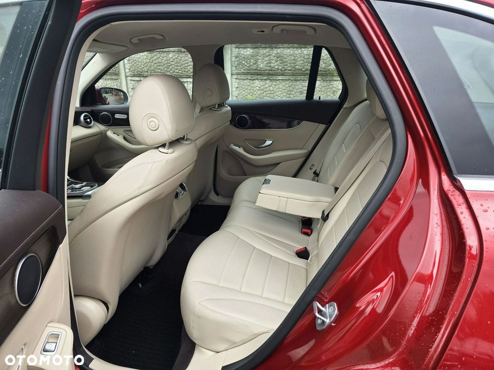 Mercedes-Benz GLC 220 d 4Matic 9G-TRONIC - 26