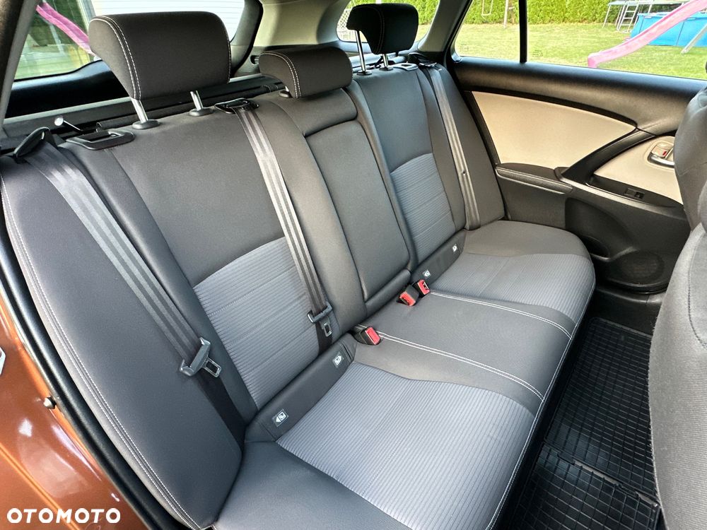 Toyota Avensis Touring Sports 1.6 D-4D Business Edition - 29