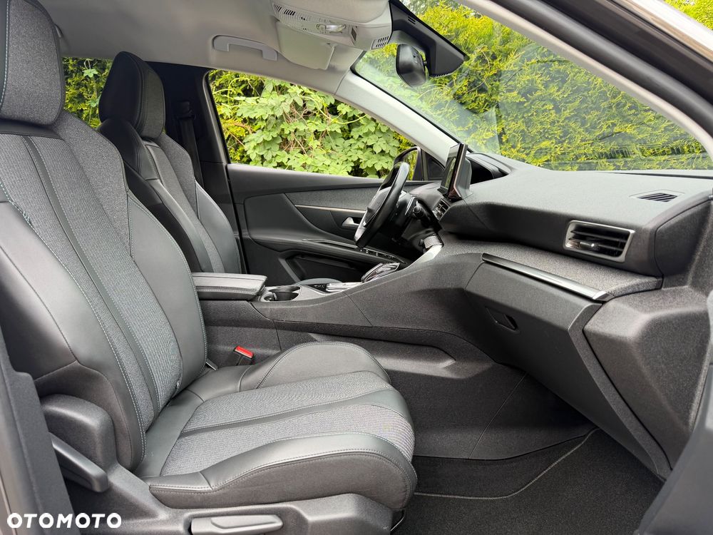 Peugeot 3008 BlueHDi 130 Stop & Start EAT8 Allure Pack - 32