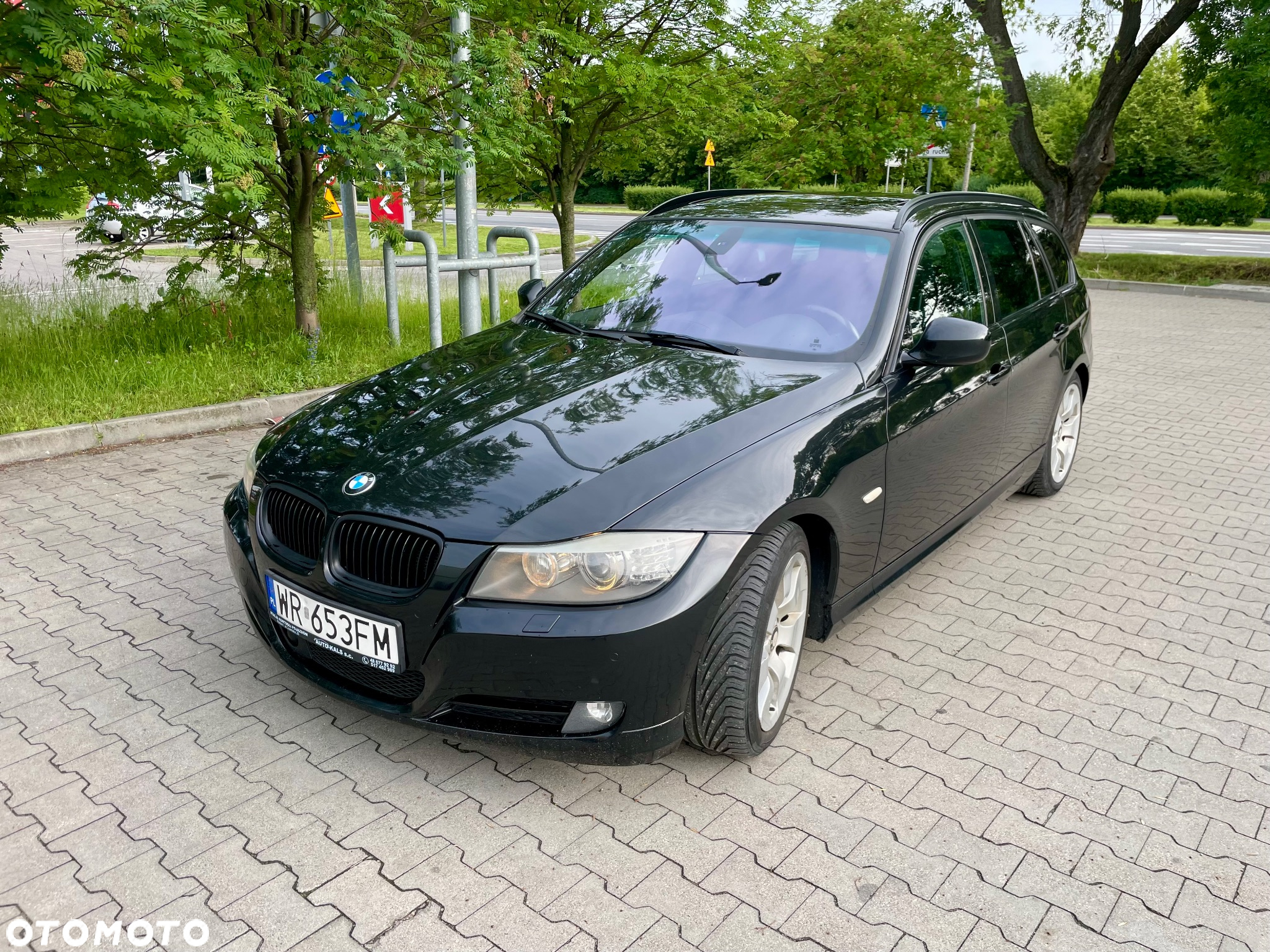 BMW Seria 3 325d DPF Touring Edition Exclusive - 2