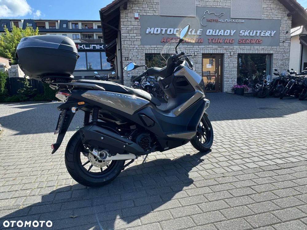 Kymco Skytown - 8