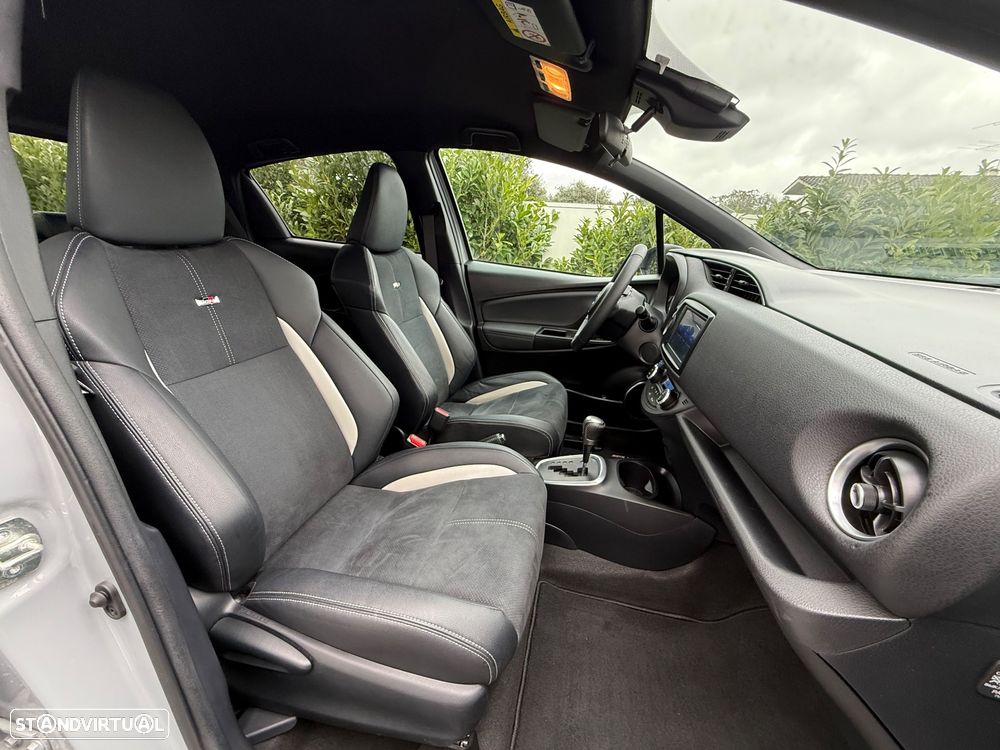 Toyota Yaris 1.5 HSD GR Sport - 27