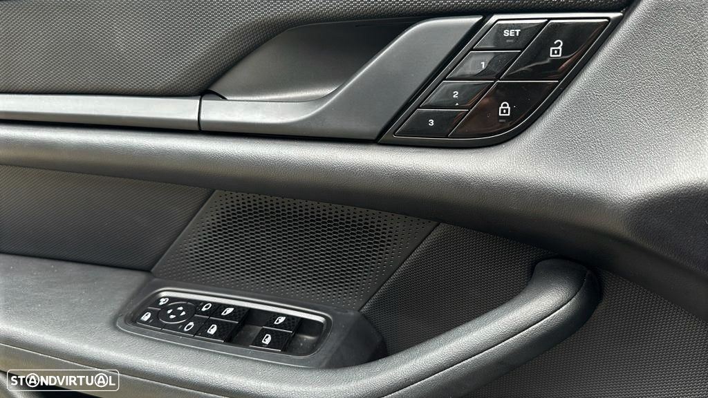 Porsche Taycan bateria Performance Plus - 42