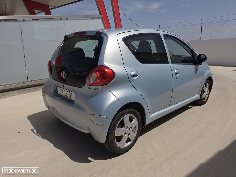 Toyota Aygo 1.0 + AC - 3