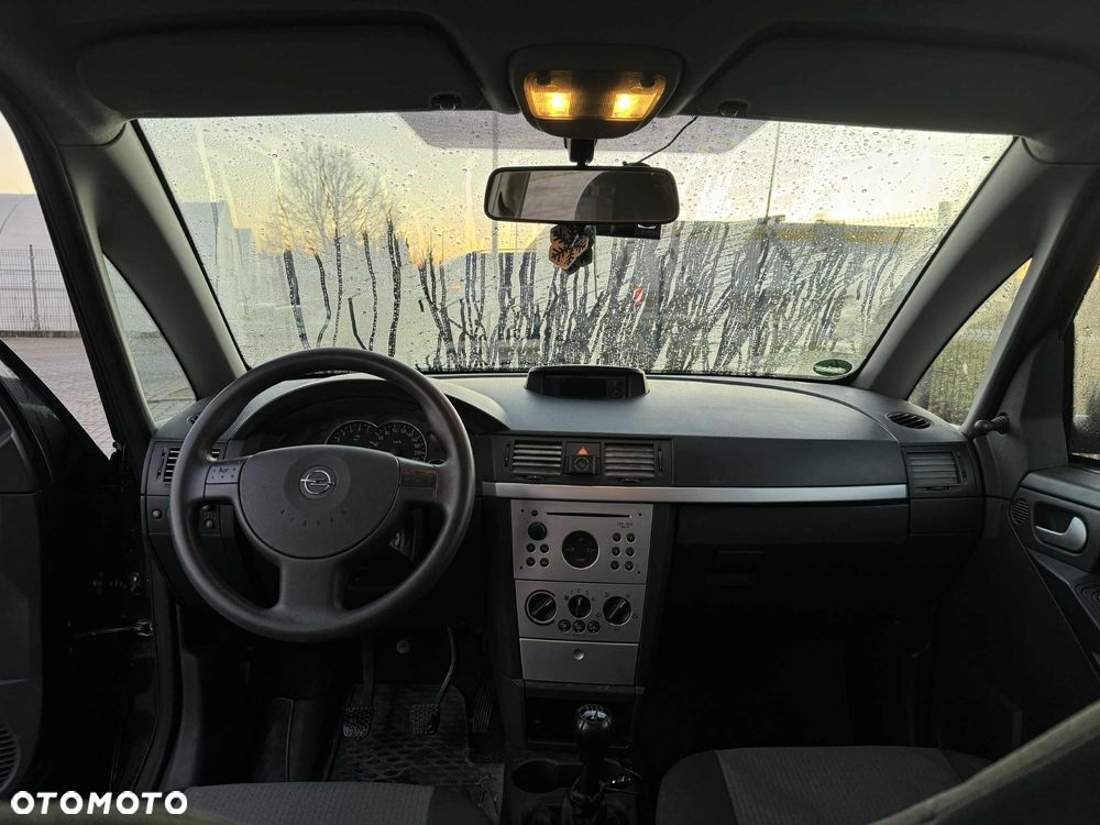 Opel Meriva 1.6 Essentia - 11