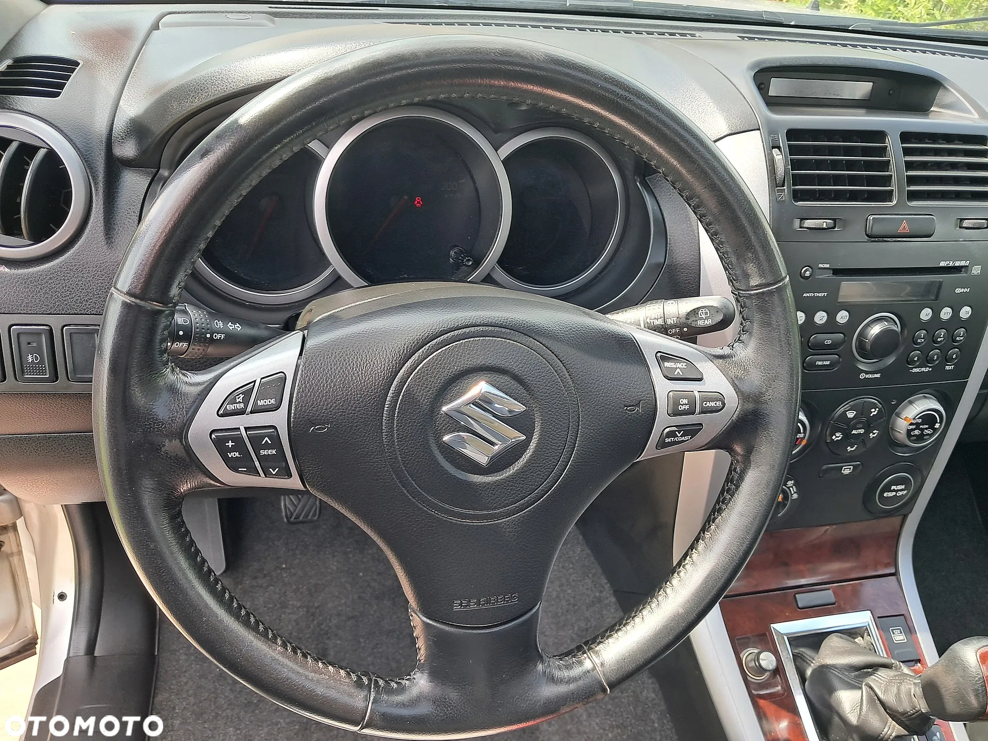 Suzuki Grand Vitara 2.0 De luxe - 16