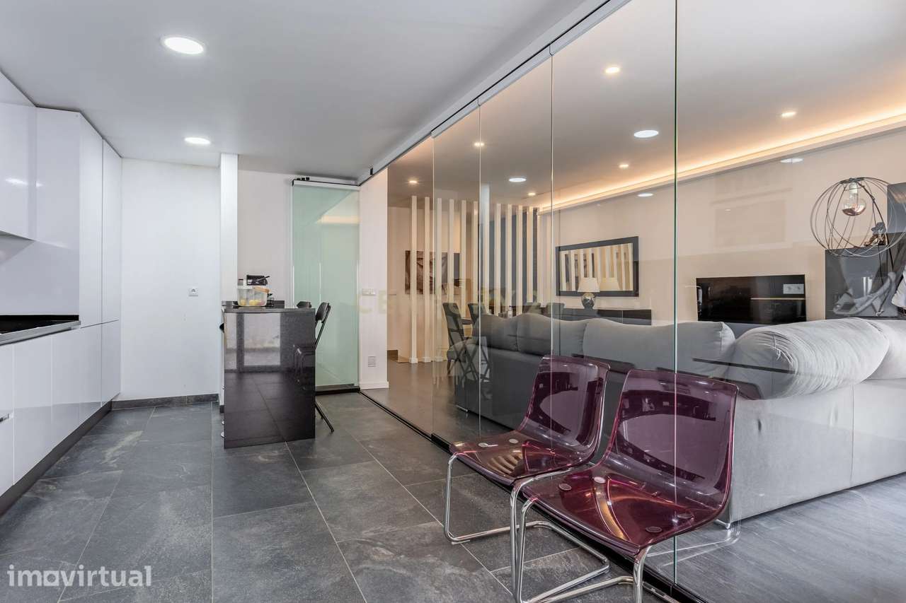 Apartamento T4 Duplex com Terraço | Estacionamento para 2 Viaturas | O - Grande imagem: 4/41