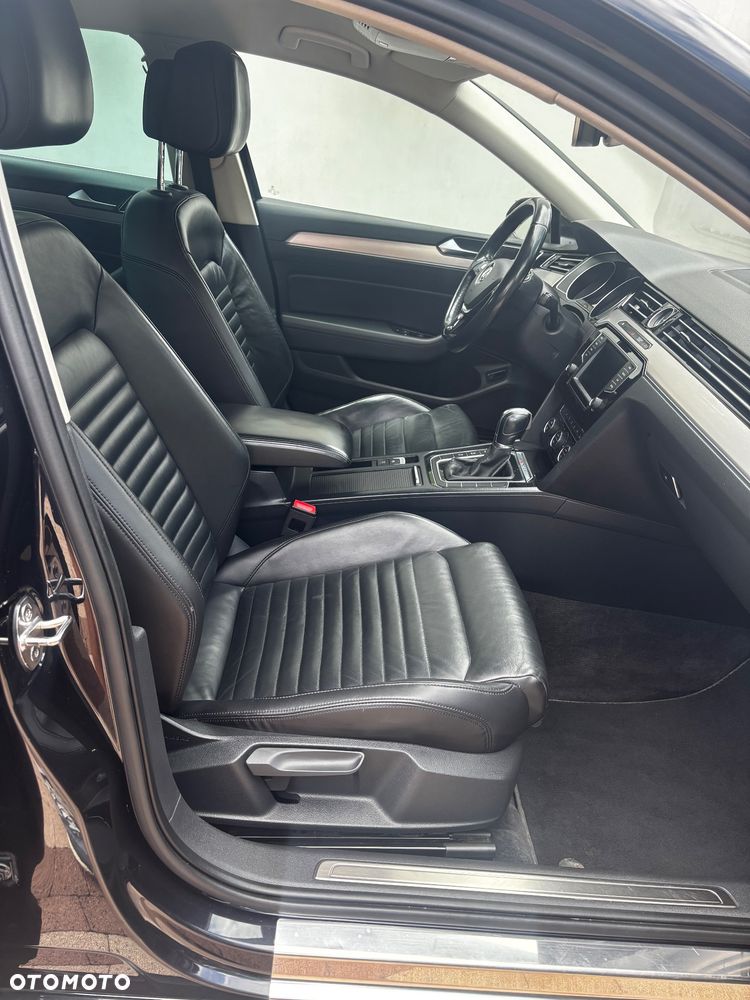 Volkswagen Passat - 16