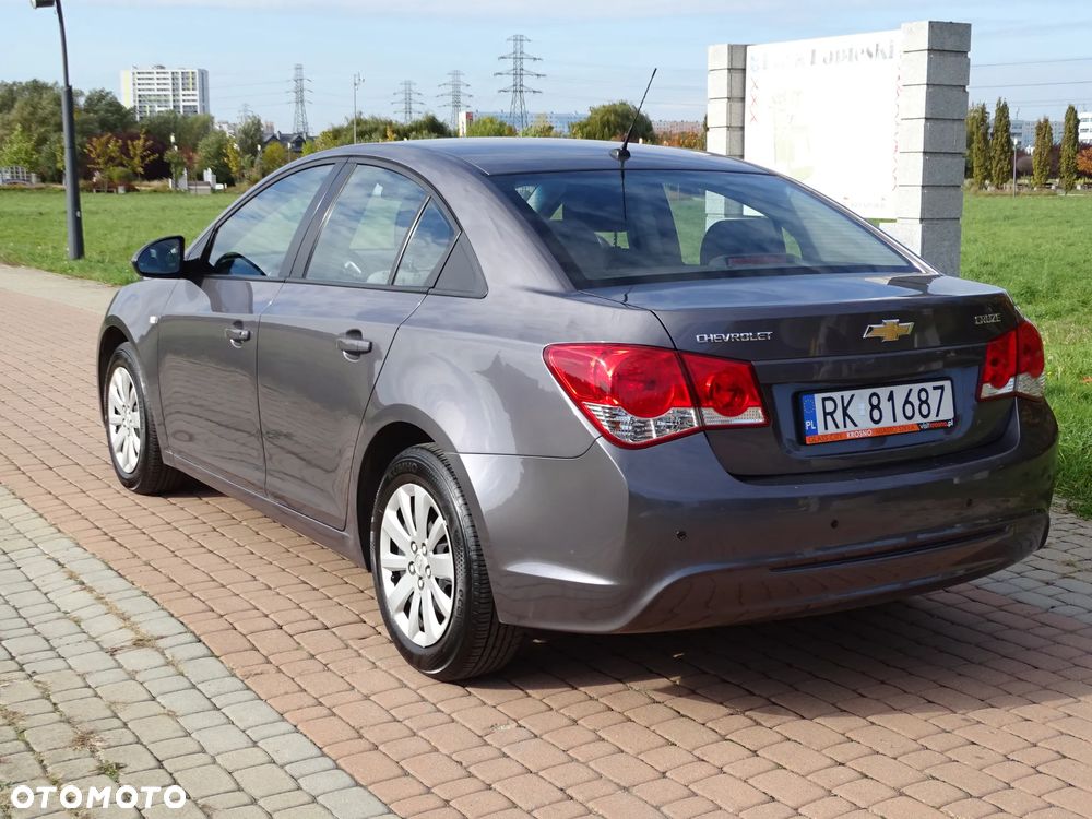 Chevrolet Cruze - 15