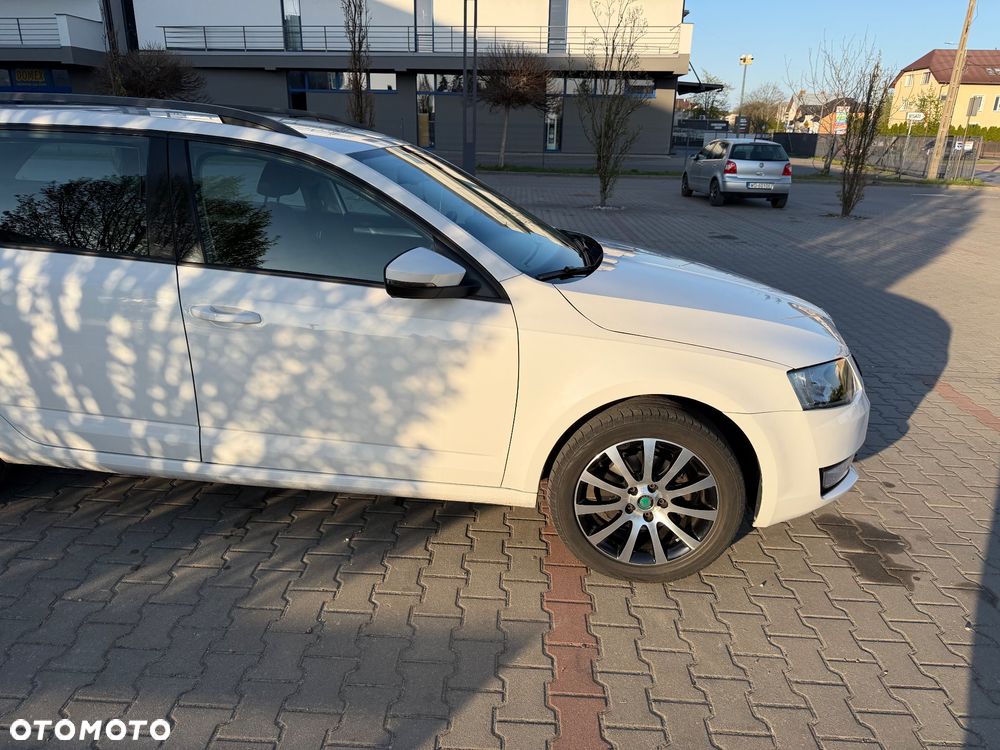Skoda Octavia 1.6 TDI (Green tec) 4x4 Ambition - 6