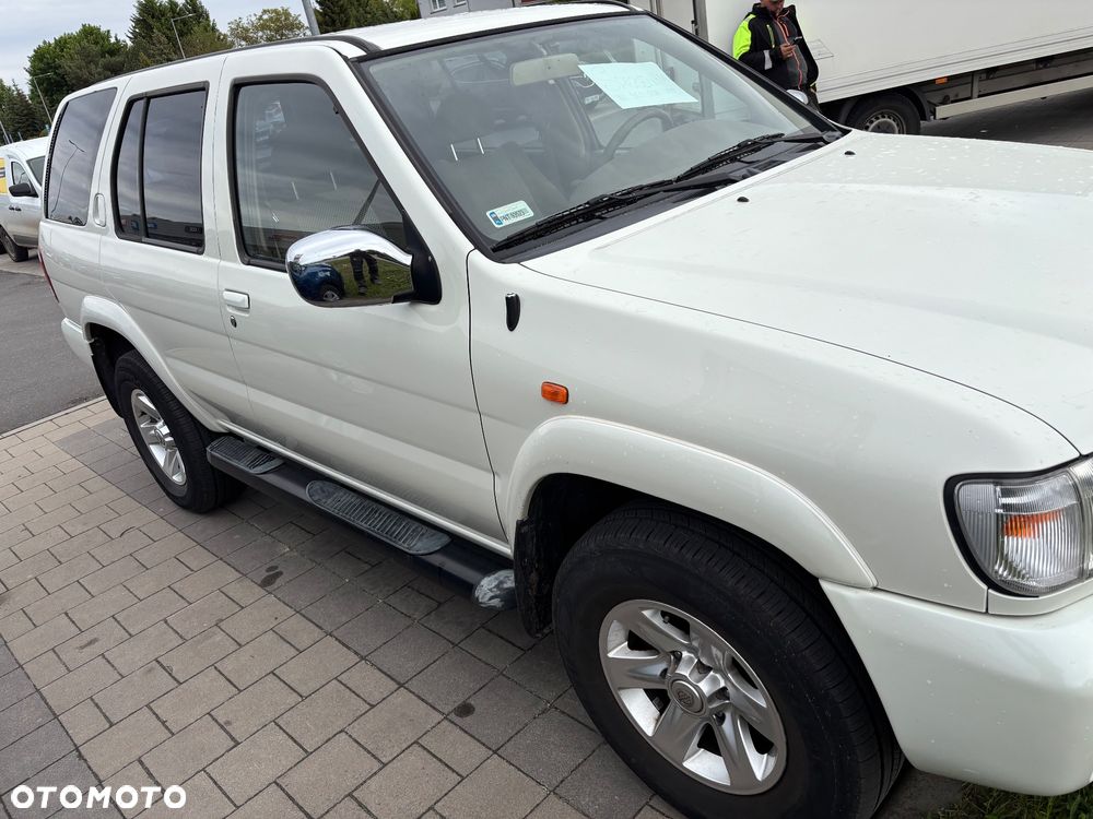 Nissan Pathfinder - 1