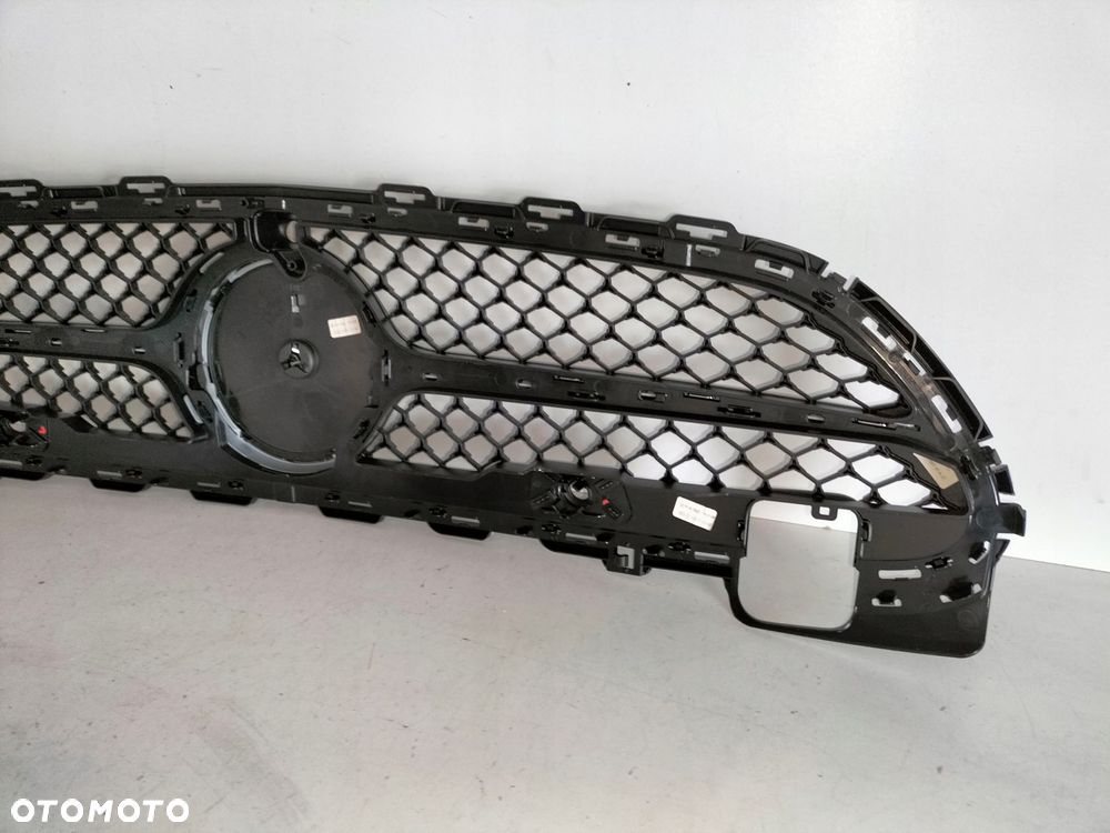 atrapa kratka grill mercedes c klasa w206 21- amg - 5