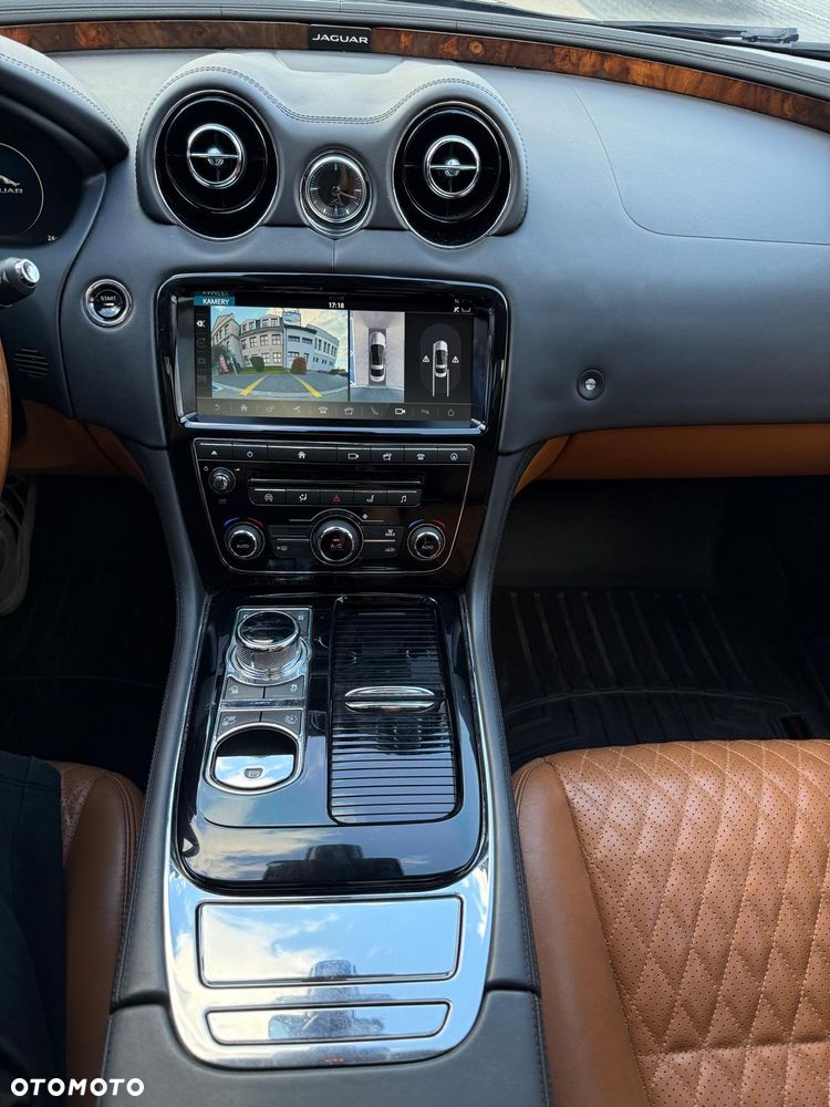 Jaguar XJ 3.0 T Portfolio - 13