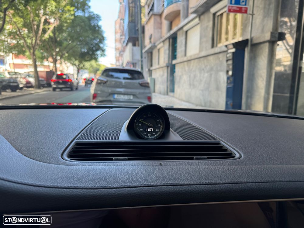 Porsche Panamera 4 E-Hybrid - 26