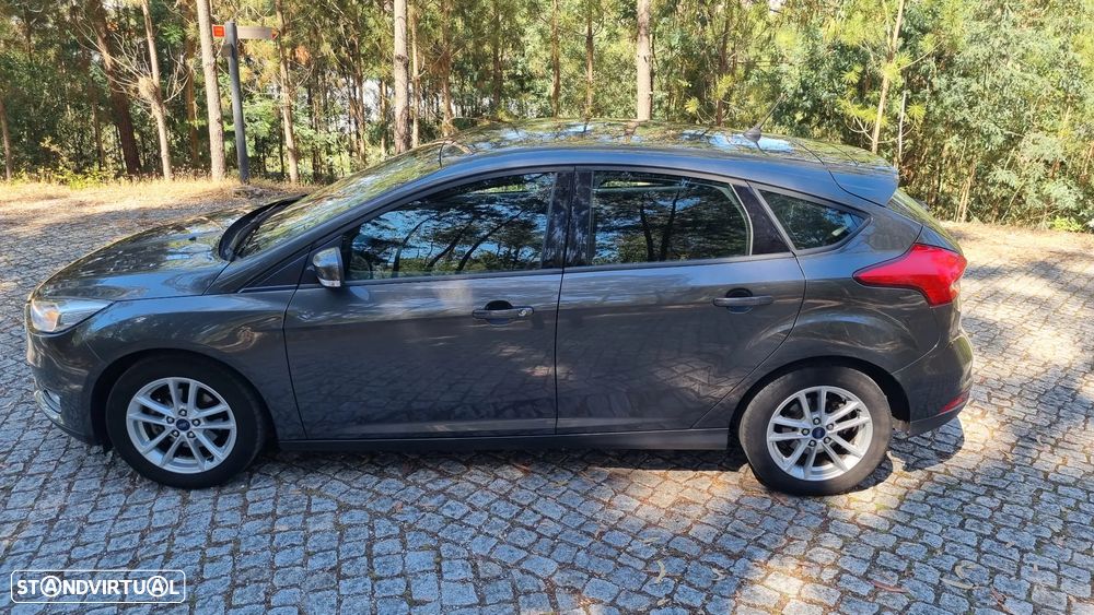 Ford Focus 1.0 EcoBoost Business - 14