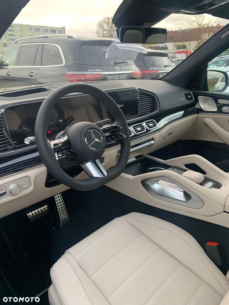 Mercedes-Benz GLS - 21