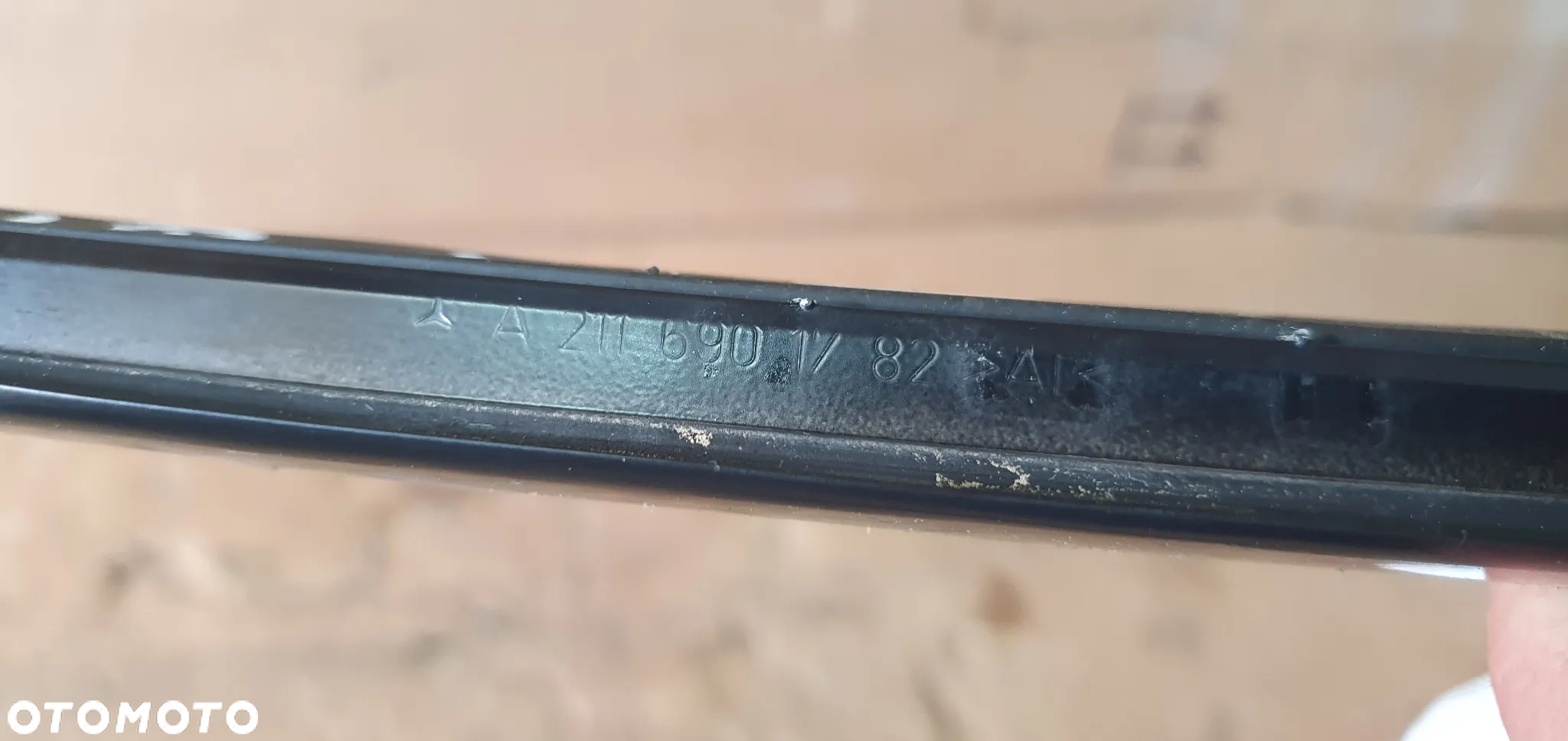 Listwa szyby czołowej lewy przód przednia lewa Mercedes E-Klasa W211 A2116901782 - 7