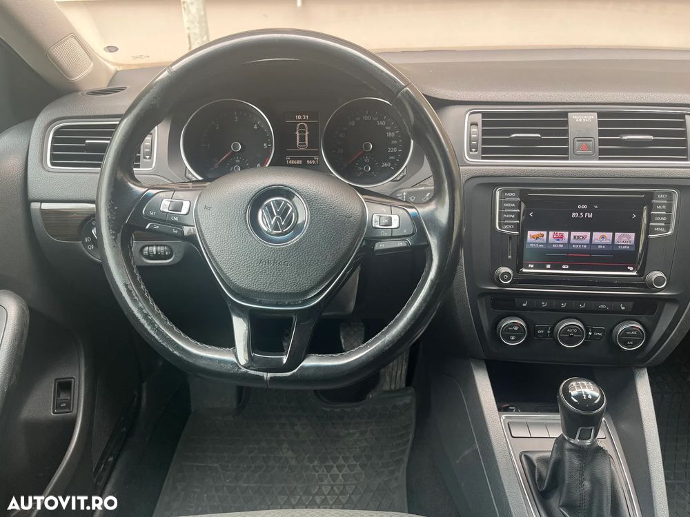 Volkswagen Jetta 2.0 TDI Comfortline - 6