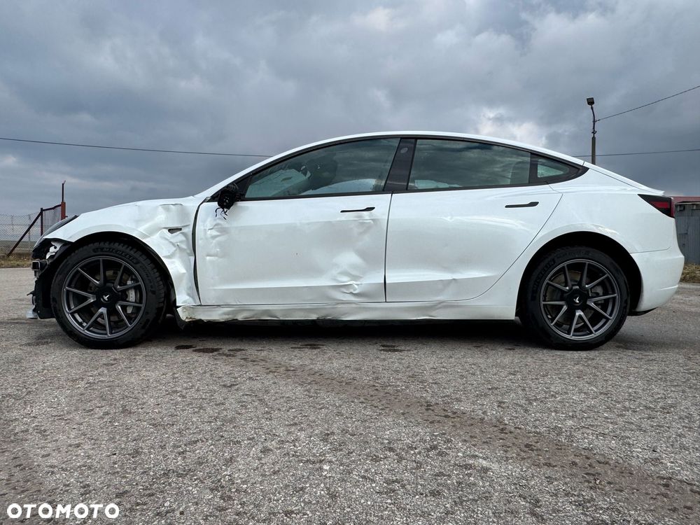 Tesla Model 3 Langstreckenbatterie Allradantrieb Dual Motor - 3