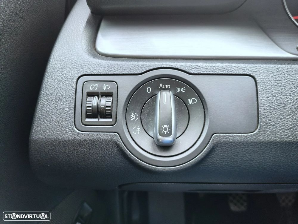 VW Passat Variant 1.6 TDI BlueMotion - 25