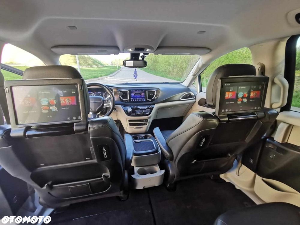Chrysler Pacifica - 6