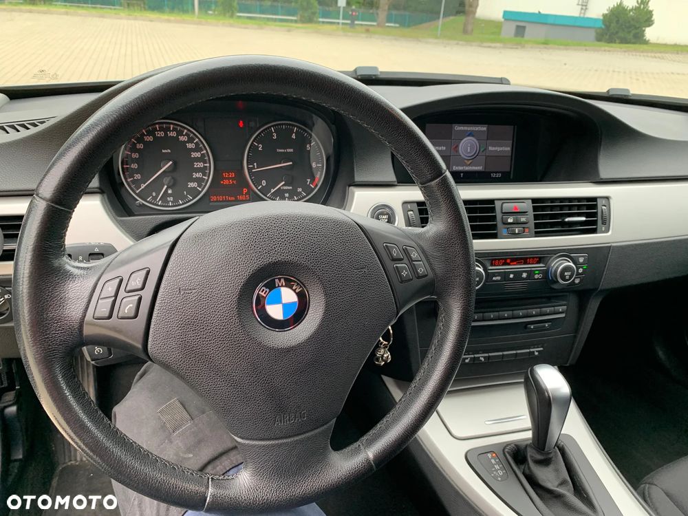 BMW Seria 3 318i - 28
