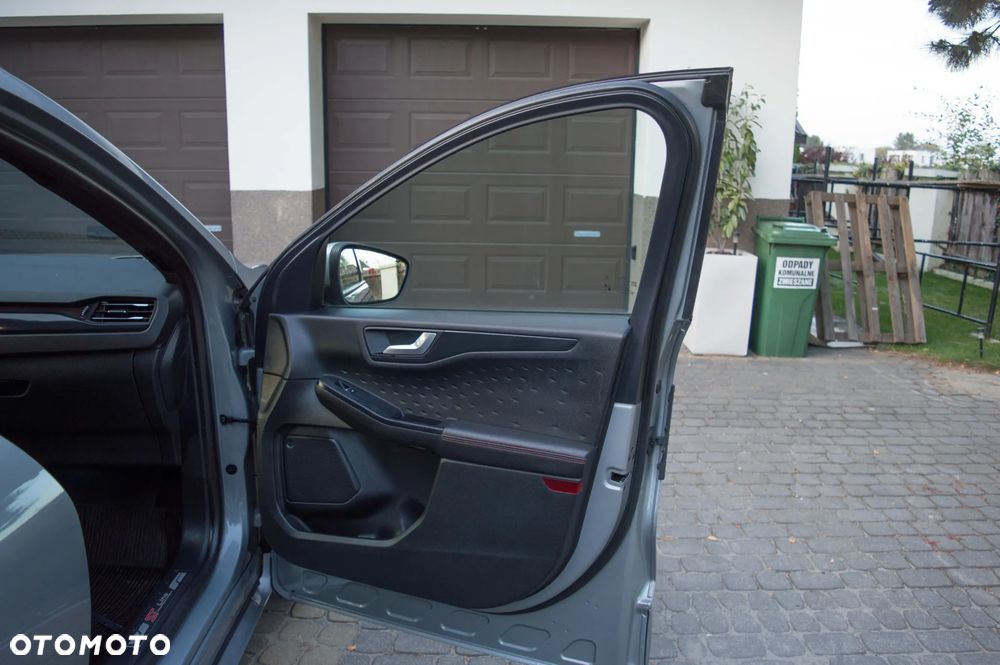 Ford Kuga 2.5 Duratec FHEV ST-LINE - 31