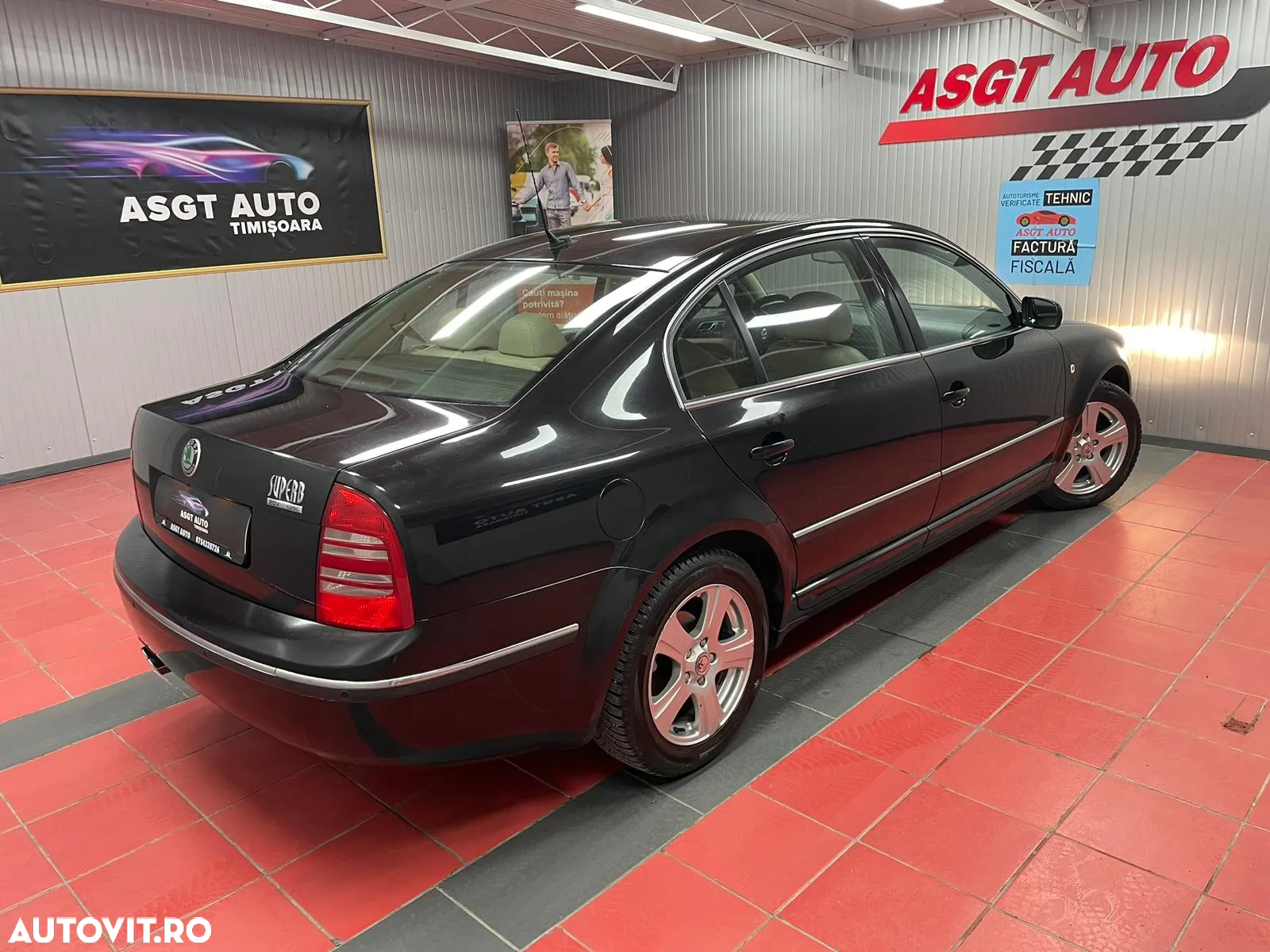Skoda Superb 1.8 Turbo Elegance Aut - 8