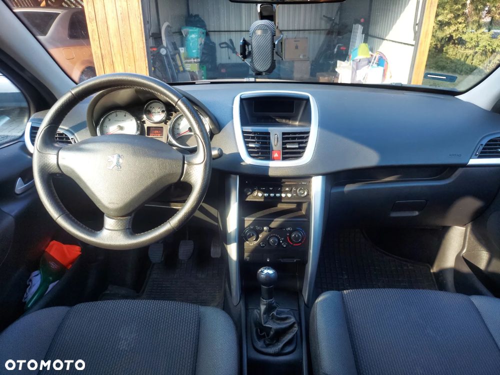 Peugeot 207 - 6