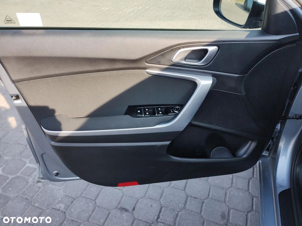 Kia Ceed 1.5 T-GDI M DCT - 11