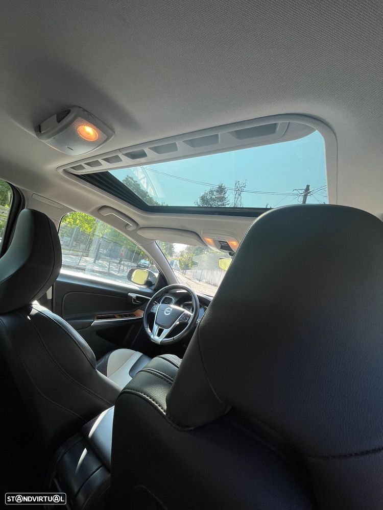 Volvo V60 Cross Country D3 Summum - 12