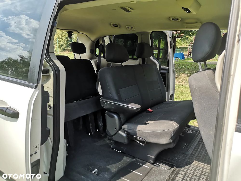 Dodge Caravan - 19
