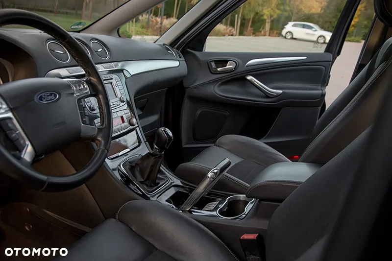 Ford S-Max 2.0 FF Titanium - 32