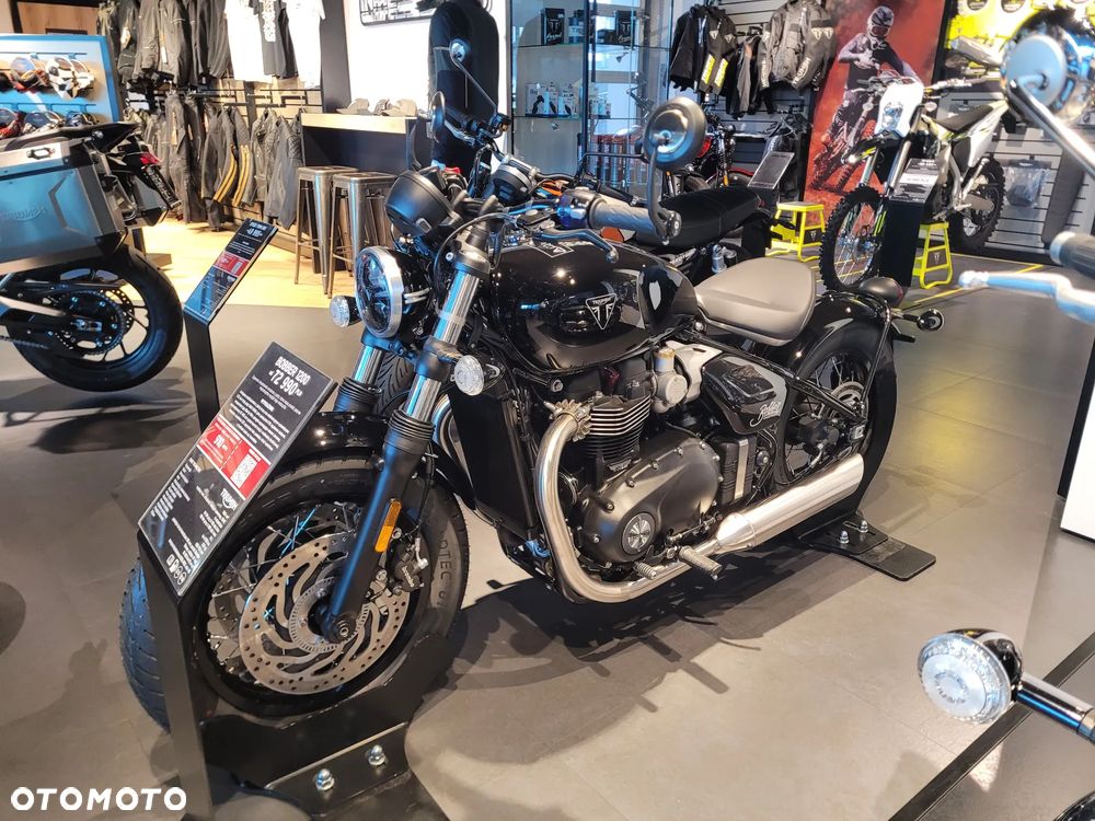Triumph Bonneville Bobber - 2