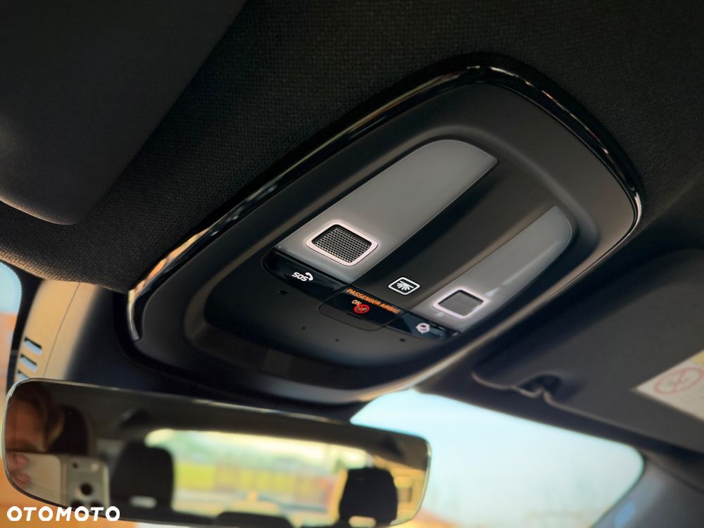 Volvo XC 40 B3 Plus Dark - 14