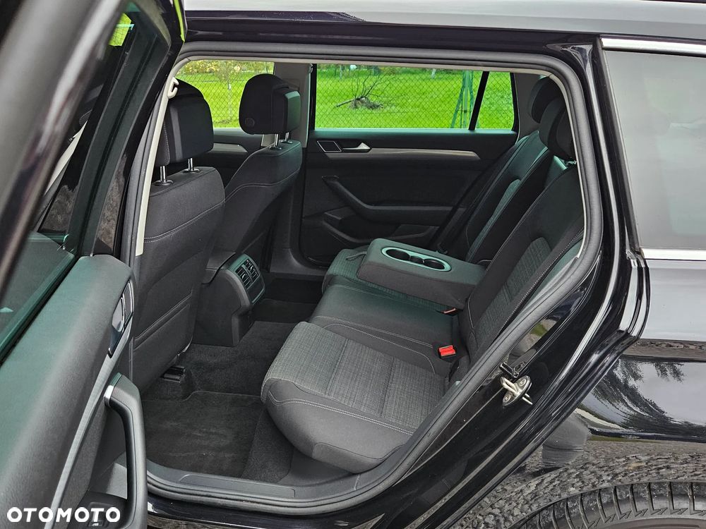 Volkswagen Passat 2.0 TDI EVO Business - 12