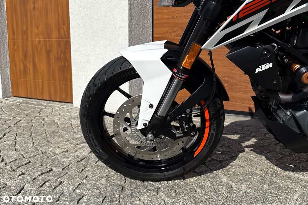 KTM Duke 125 - 19