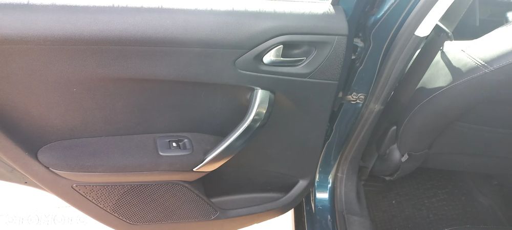 Peugeot 2008 1.2 Pure Tech Allure S&S - 23