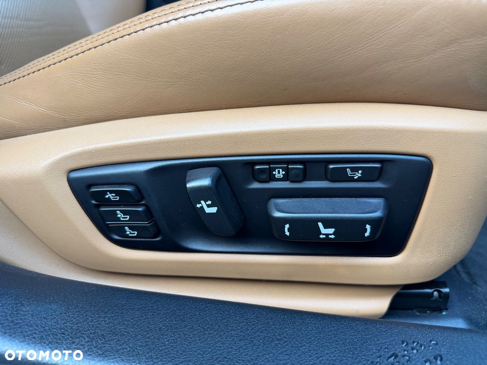 Lexus GS - 16