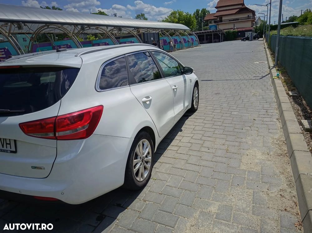 Kia Ceed 1.6 CRDi 136 ISG Spirit - 3