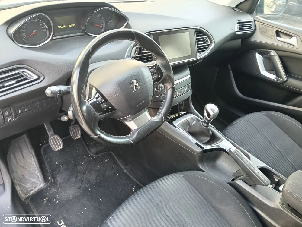 Peugeot 308 SW BlueHDi 120 Stop & Start Active - 18