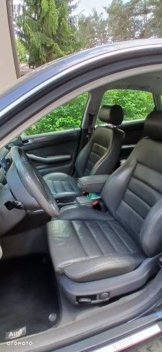 Audi A6 Limousine 2.4 - 8