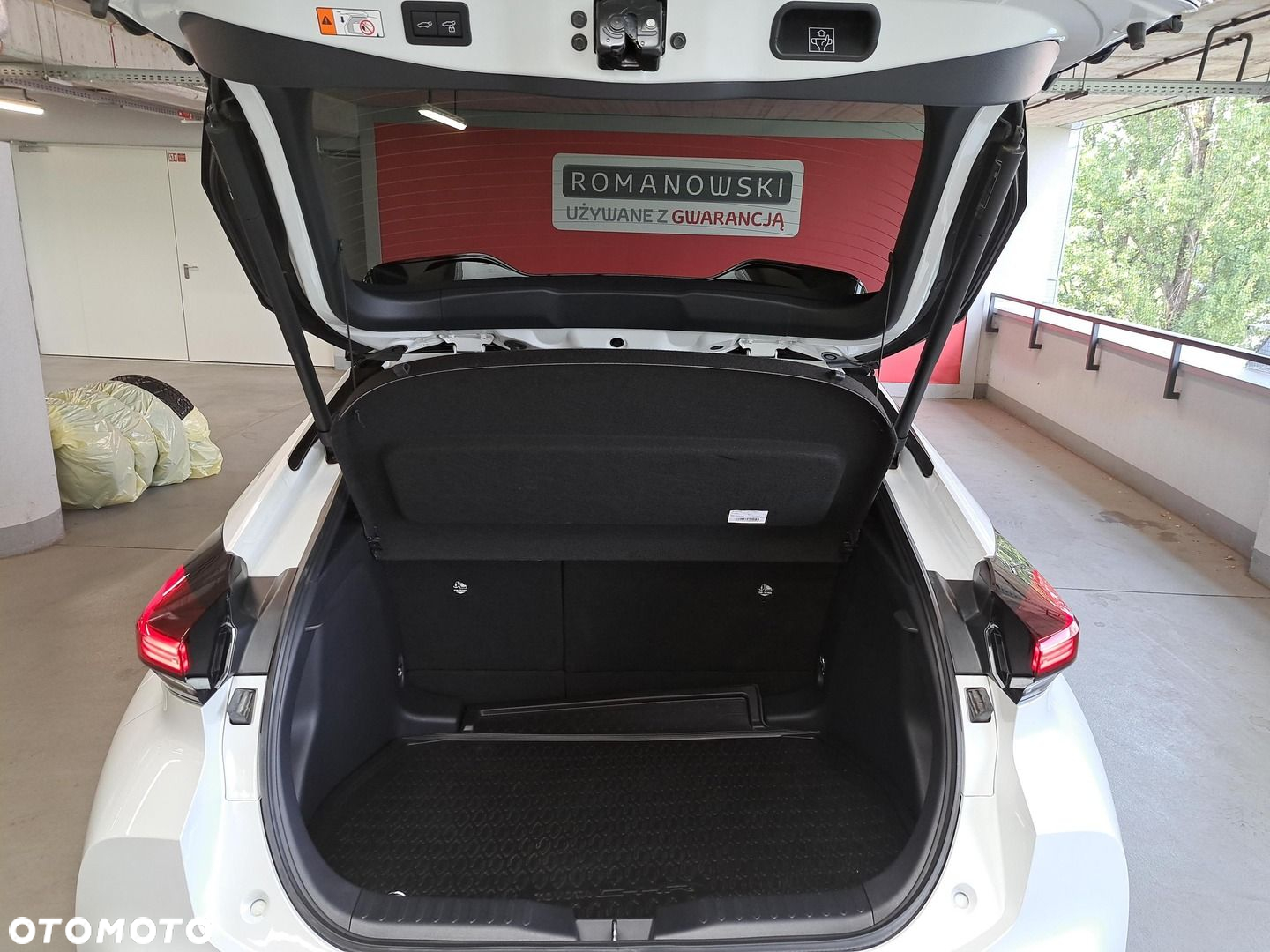 Toyota C-HR - 12