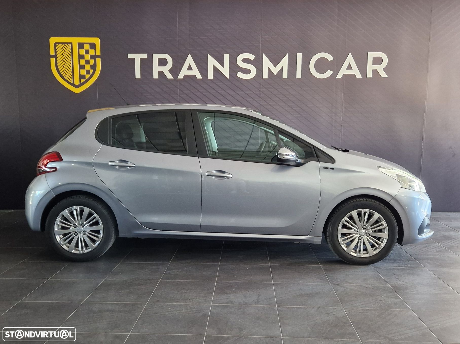 Peugeot 208 1.2 PureTech Signature - 5