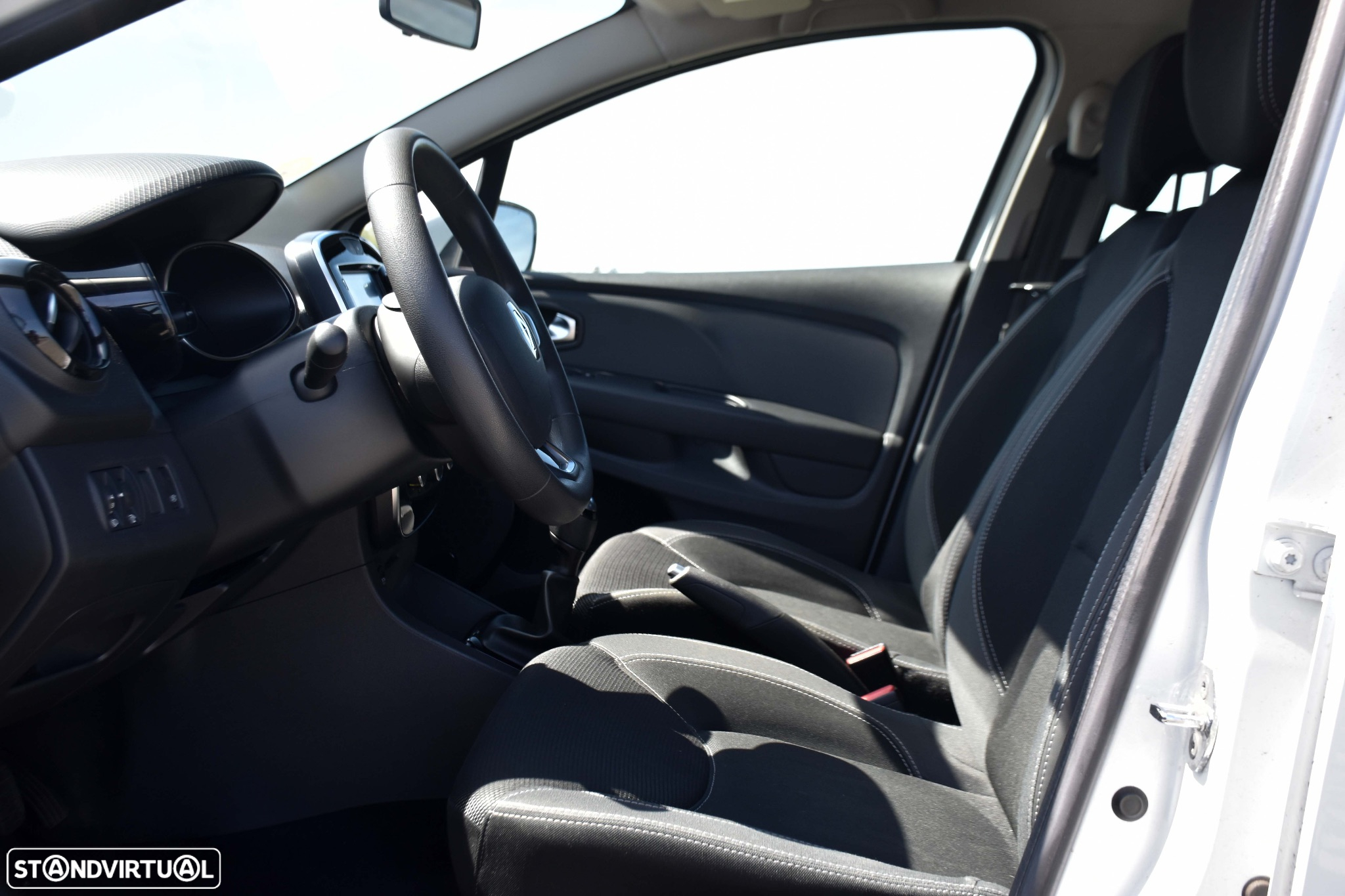 Renault Clio - 11