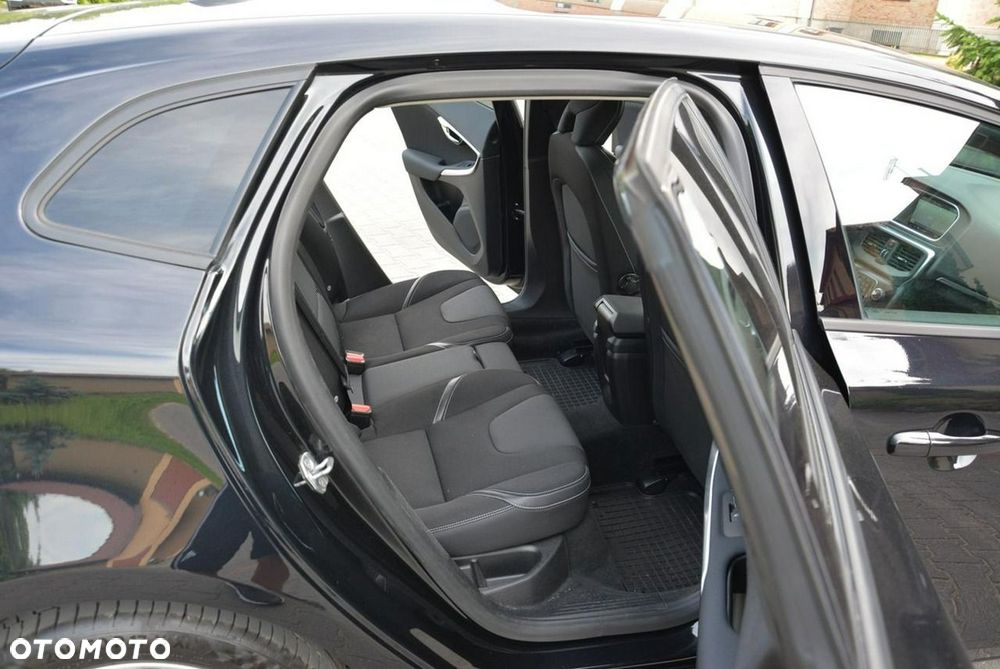 Volvo V40 T4 R-Design Momentum - 14