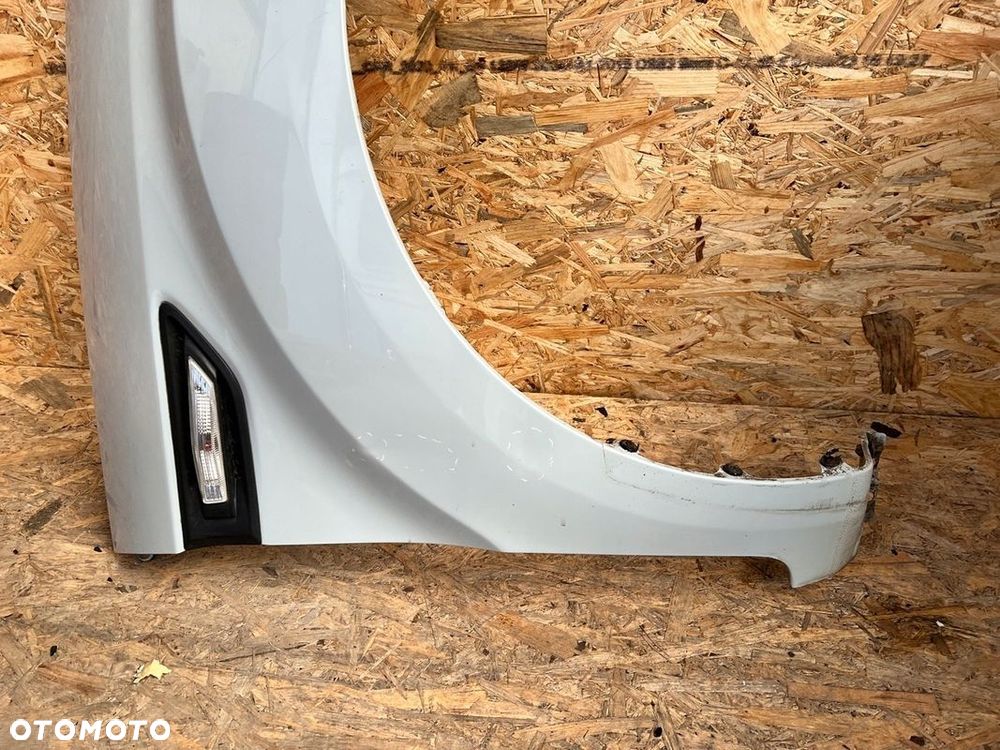 BŁOTNIK prawy KIA SOUL I 1 Kod lakieru: 1H - 10