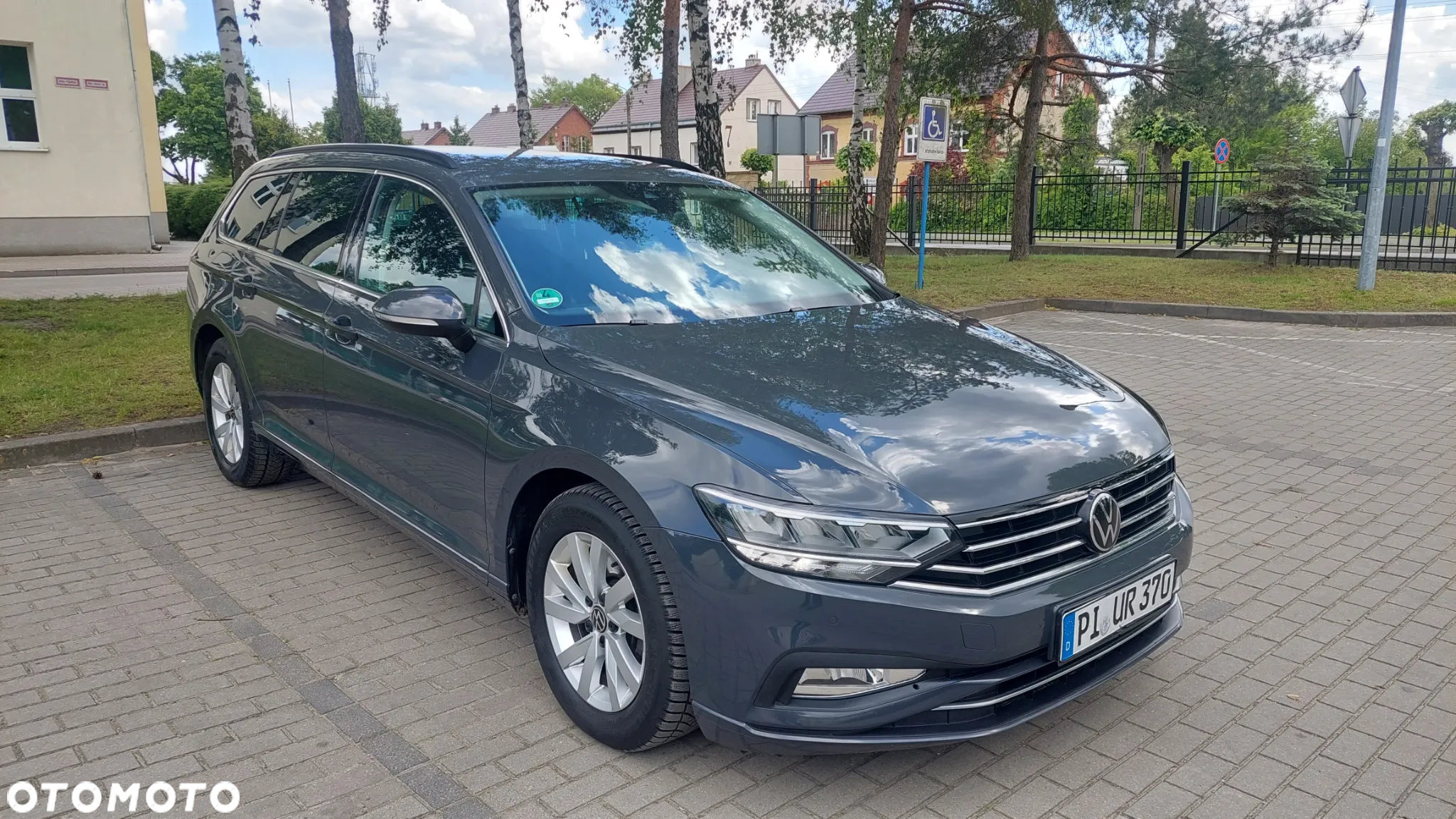 Volkswagen Passat - 36