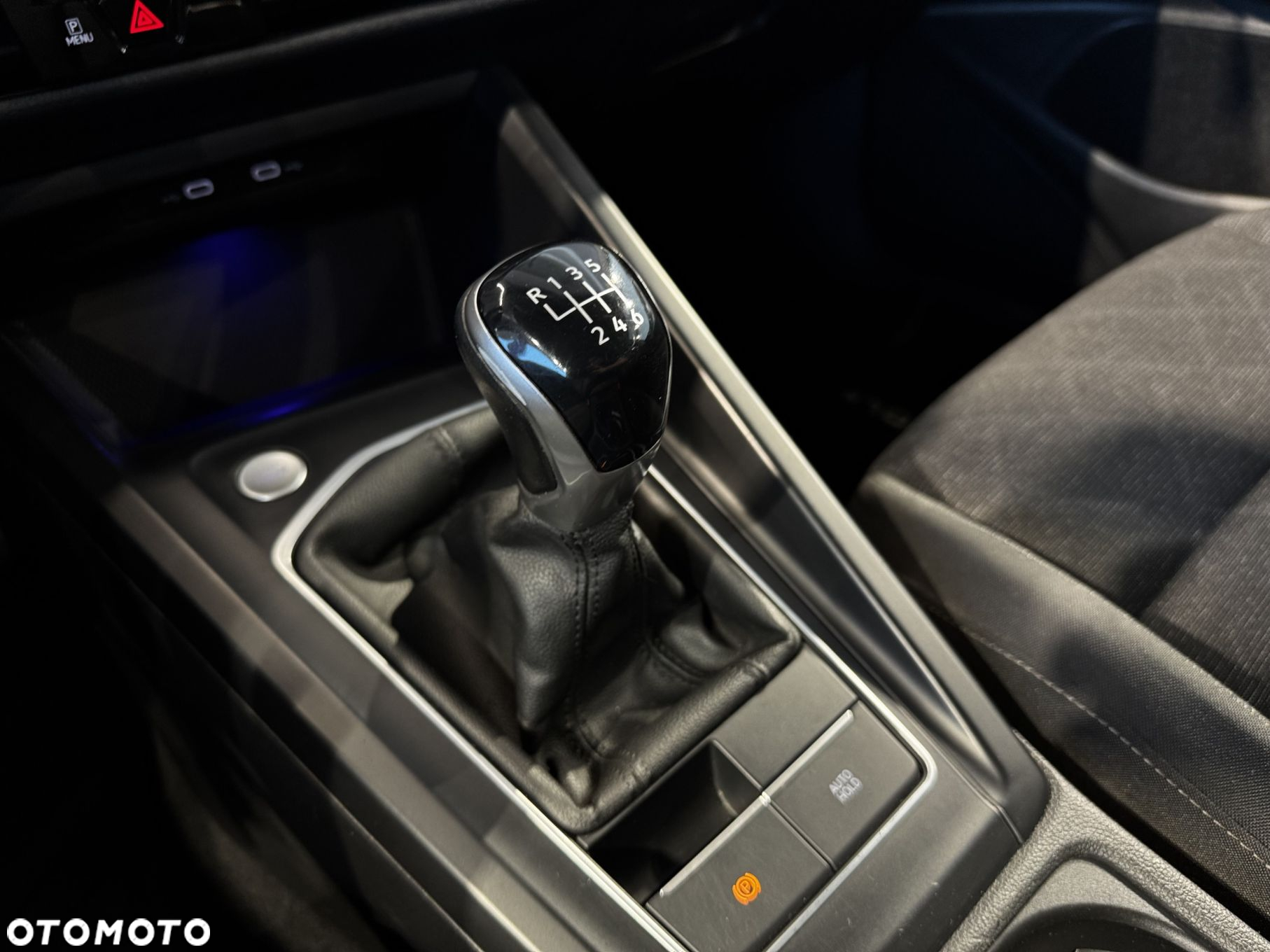 Volkswagen Golf - 26