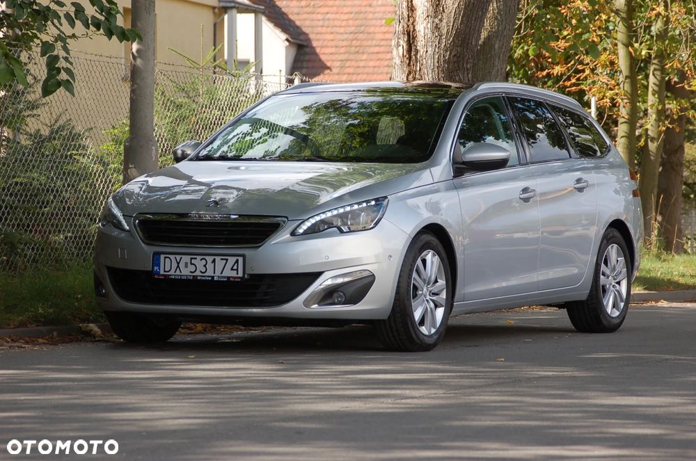 Peugeot 308 BlueHDi FAP 120 EAT6 Stop&Start Allure - 24